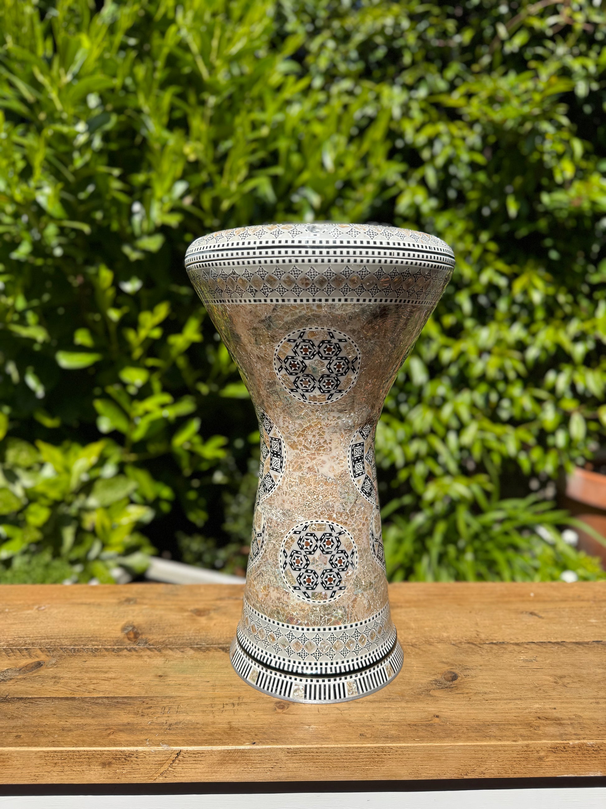 Gawharet El Fan Mother of Pearl Arabesque Darbuka (22cm Head Gawharet El Fan Mother of Pearl Arabesque Darbuka (22cm Head